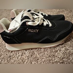 Roxy Black, White and pink Casual Sneakers